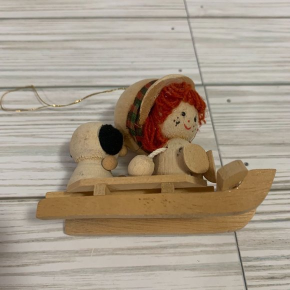 Vintage Handmade Wood Art Girl With Big And Puppy On Sleigh Figurine - Picture 8 of 9